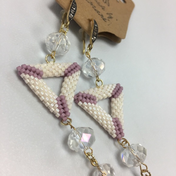 Handmade Japanese seed beads triangle earrings - Picture 2 of 3